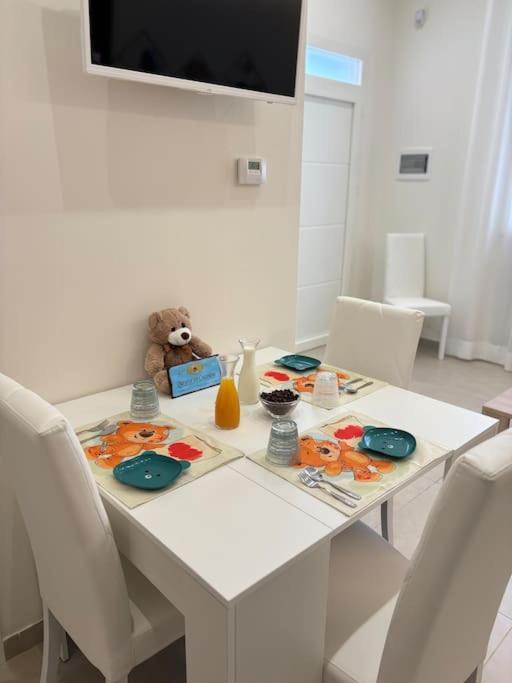 Teddy'S Home Luminoso Accogliente E Moderno Racale Exterior photo