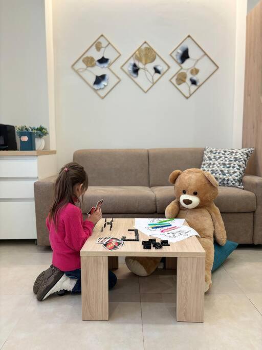 Teddy'S Home Luminoso Accogliente E Moderno Racale Exterior photo